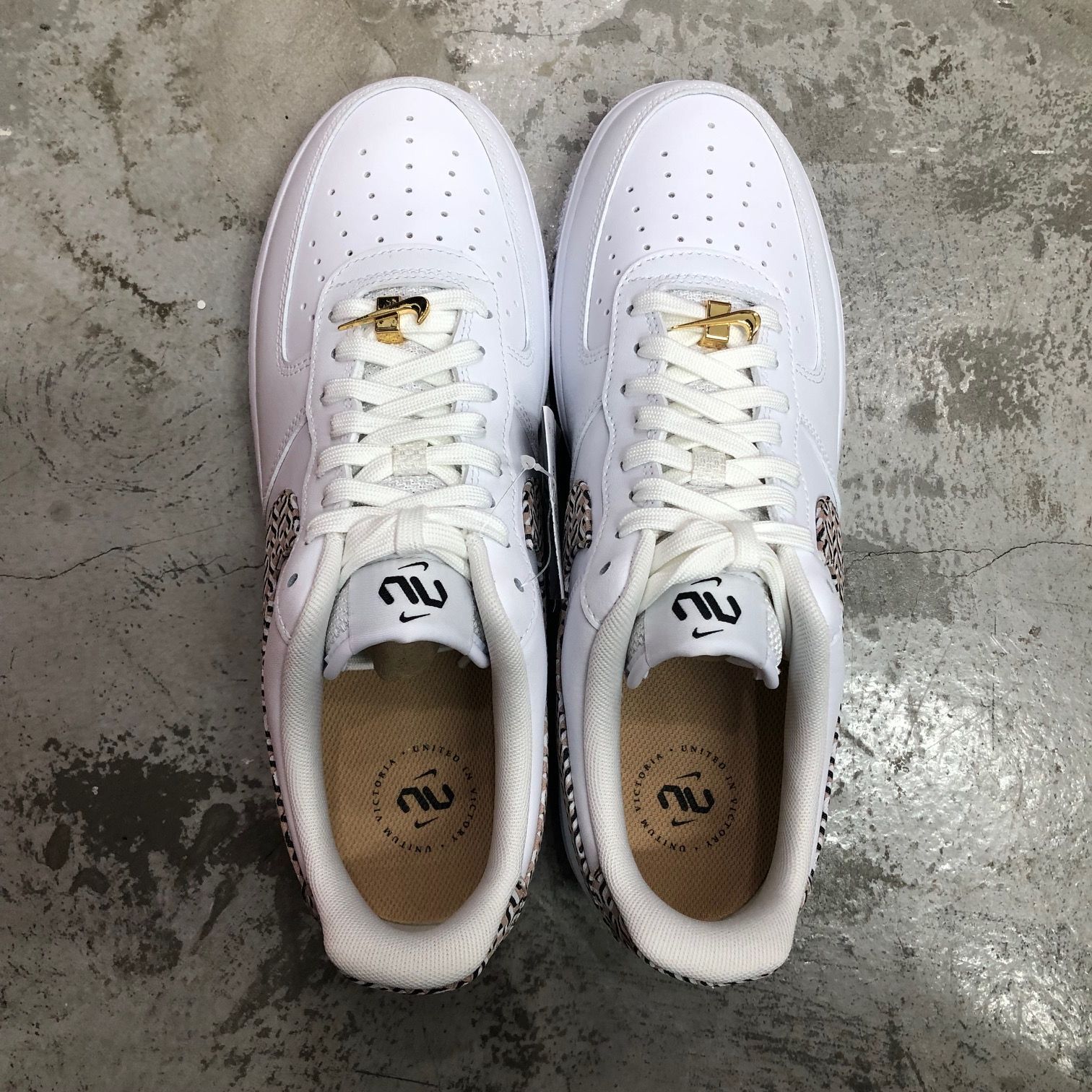 新品 国内正規 NIKE WMNS Air Force 1 Low United in Victory White