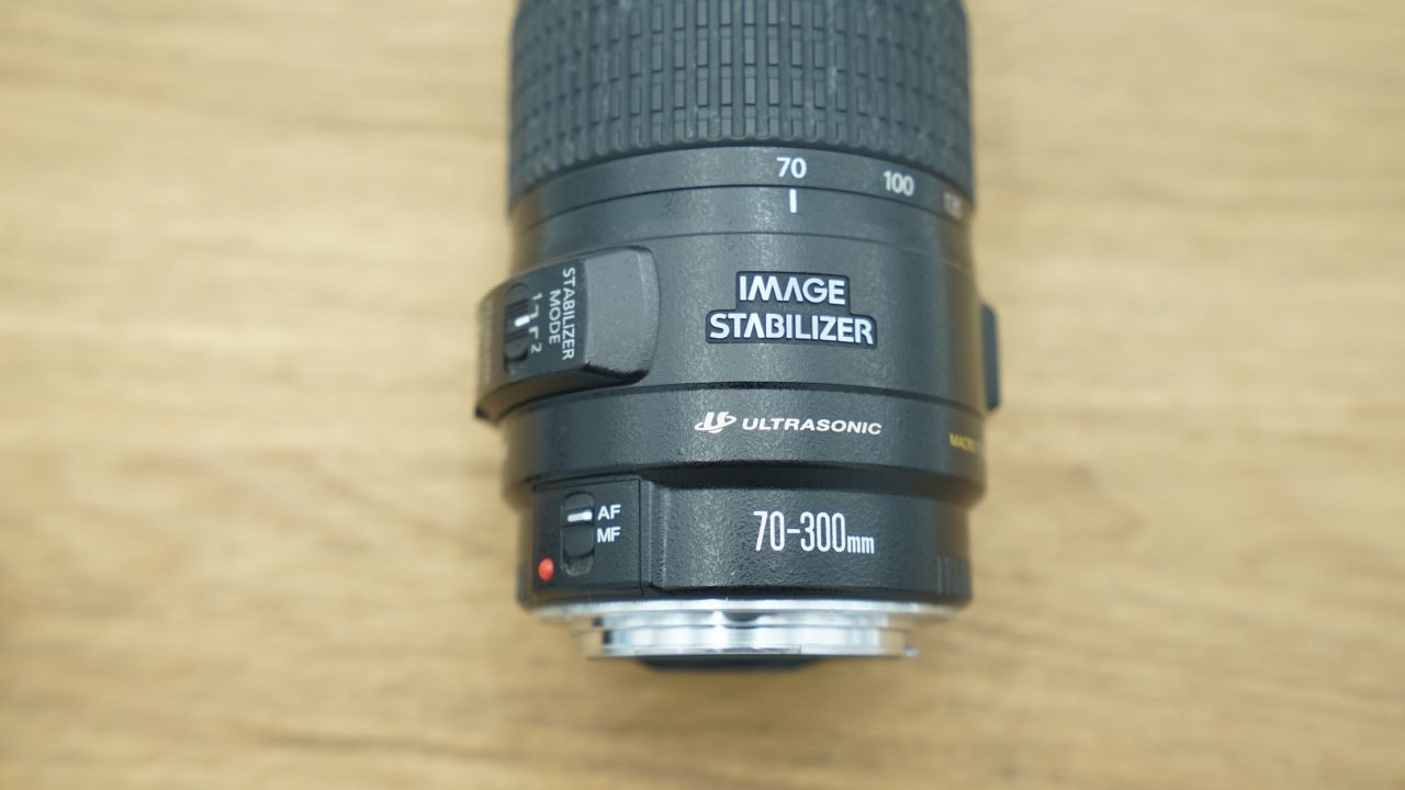 8238 良品 Canon EF 70-300mm 4-5.6 IS USM - メルカリ