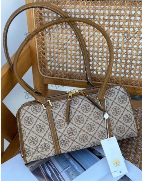 Tory Burch バッグ トートバッグ  ブラウン