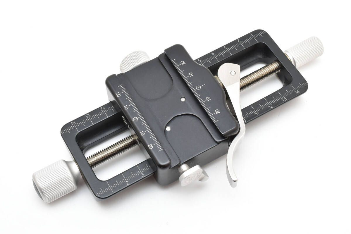 150 マクロフォーカシングステージ