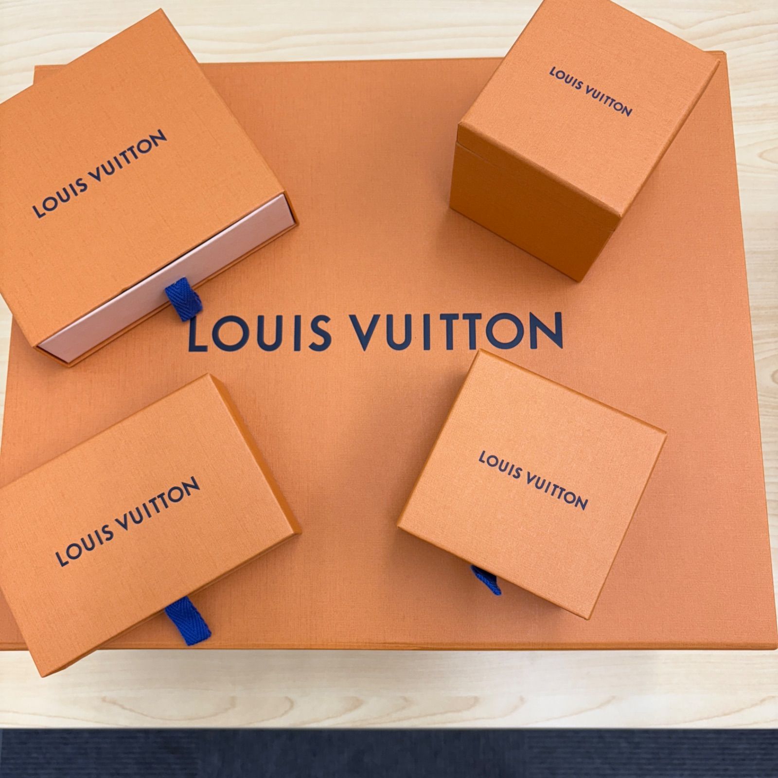 ❤︎お得❤︎　LOUIS VUITTON ルイヴィトン　箱 & 保存袋　セット ルイヴィトンLOUIS VUITTON ギフト袋とボックスセット - メルカリ