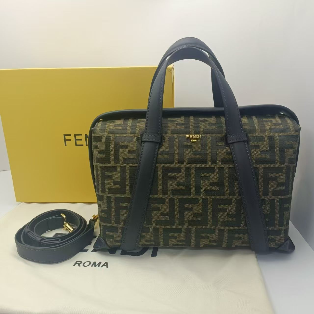 フェンディFENDI ハンドバッグ  ショルダーバッグ