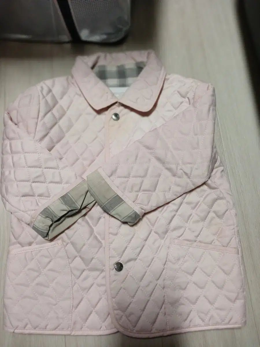 バーバリー ガールズ キルティングジャケット 18m