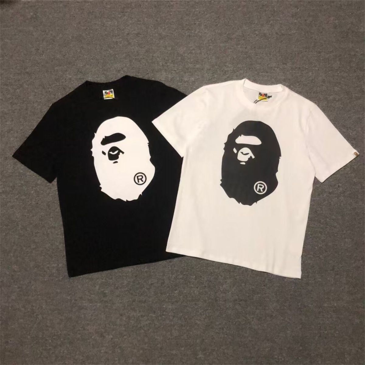 BAPE プリント Tシャツ ブラック ホワイト A BATHING APE® BAPE プリント Tシャツ | ホワイト | FARFETCH JP