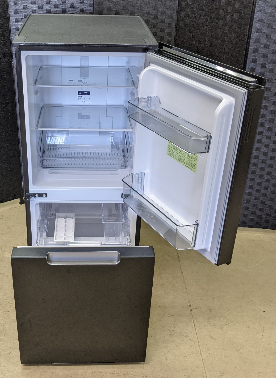 ノンフロン冷凍冷蔵庫(SHARP/SJ-GD15H-B/2ドア/単身用/2021年製  