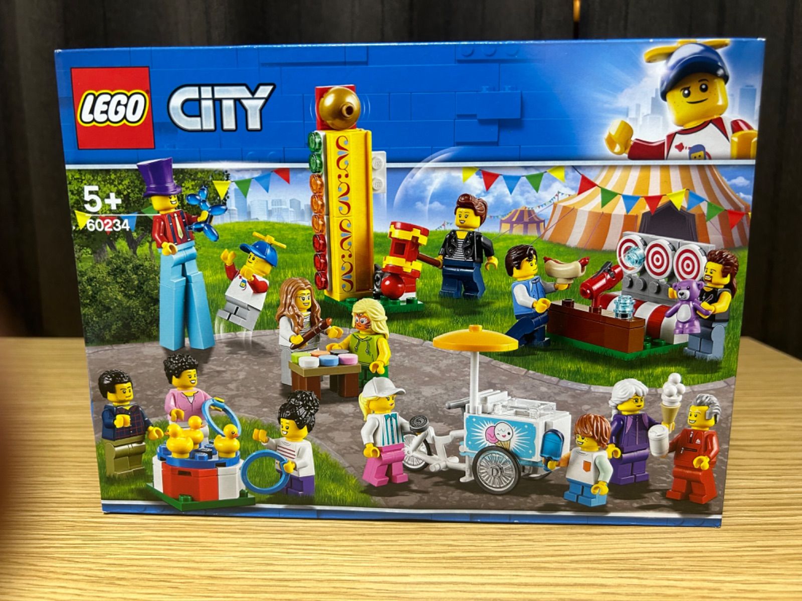 ✨新品・未開封✨レゴ（LEGO）60234 CITY ミニフィグセット 楽しい