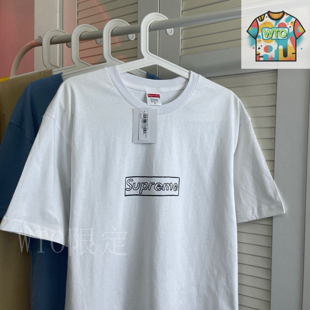 今日特価】Supreme 21ss KAWS コラボ チョークロゴ T シャツ-2