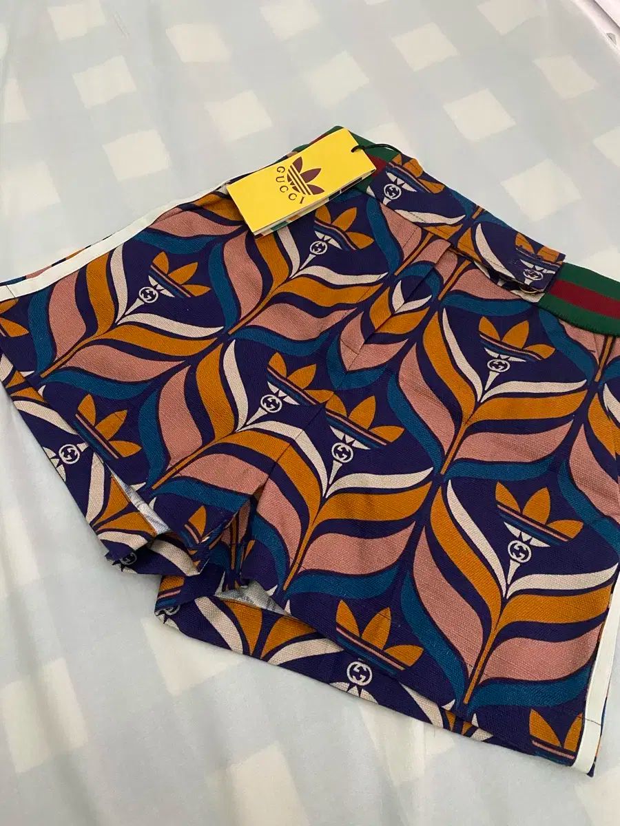 アディダス グッチ コラボ ハーフパンツ