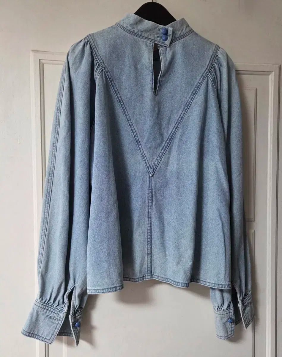 年末セール ラッキーシュエトゥ パフスリーブ デニム ブラウス