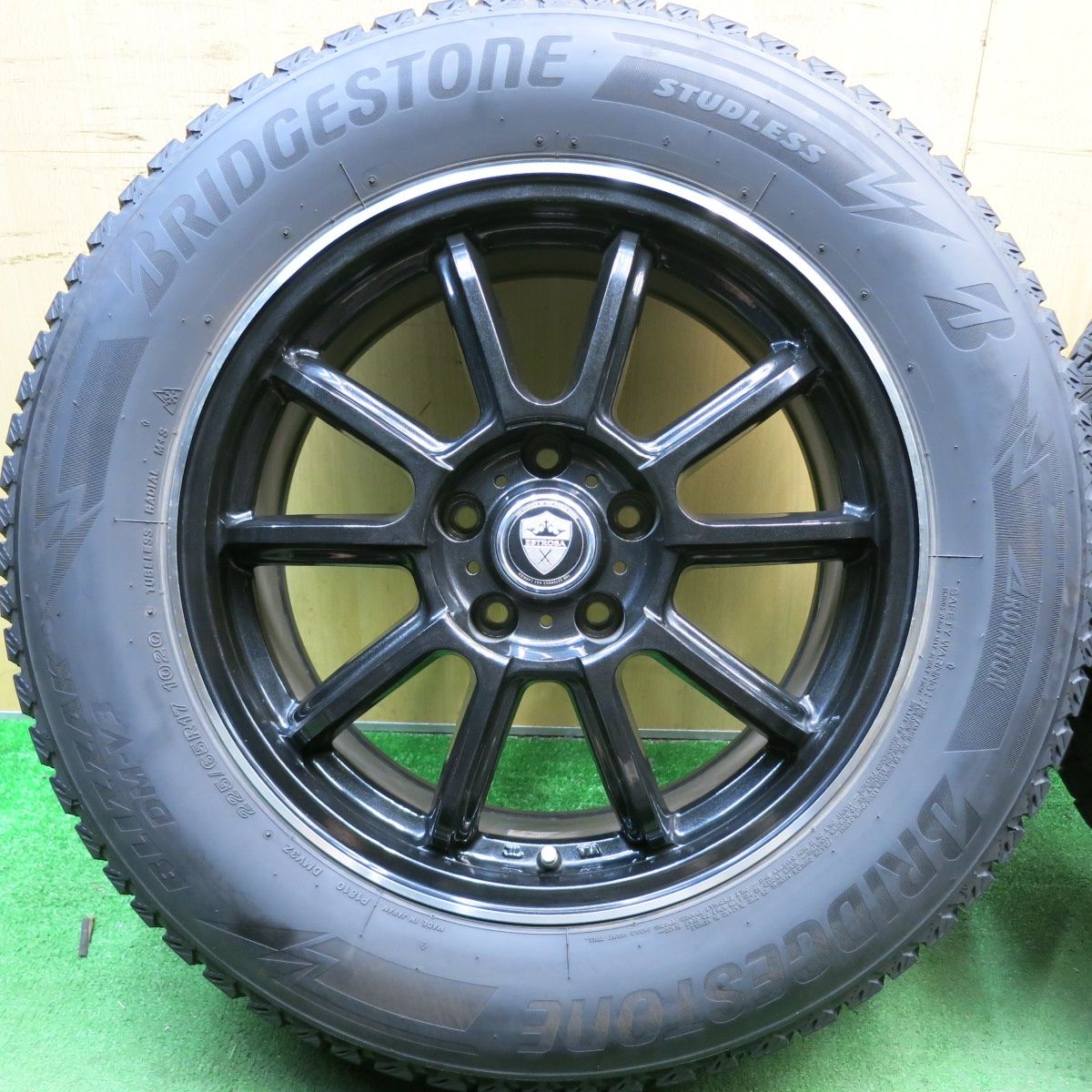キレイ！21年スタッドレス 225/65R17 ブリヂストン ブリザック DM-V3 ESTROSA エステローザ 17インチ PCD114.3/5H5100501HAス