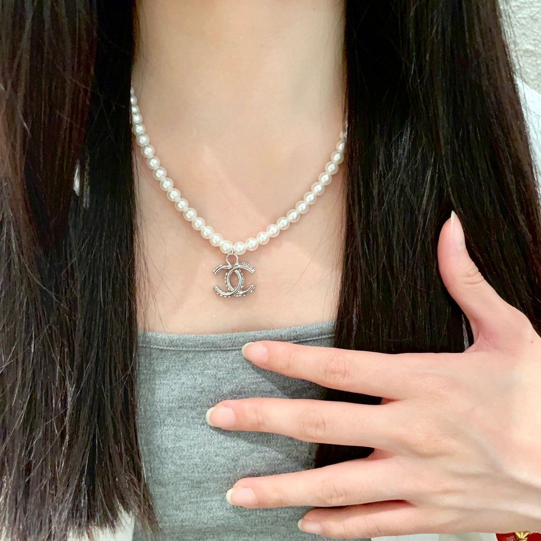 今日特価】Chanel ヴィンテージ アルファベットネックレス 送料