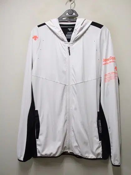 【雷市場（ポンジャン）商品韓国直送】DESCENTE(デサント) 正規品 ポリエステル 機能性 フードジャケット タグ XL