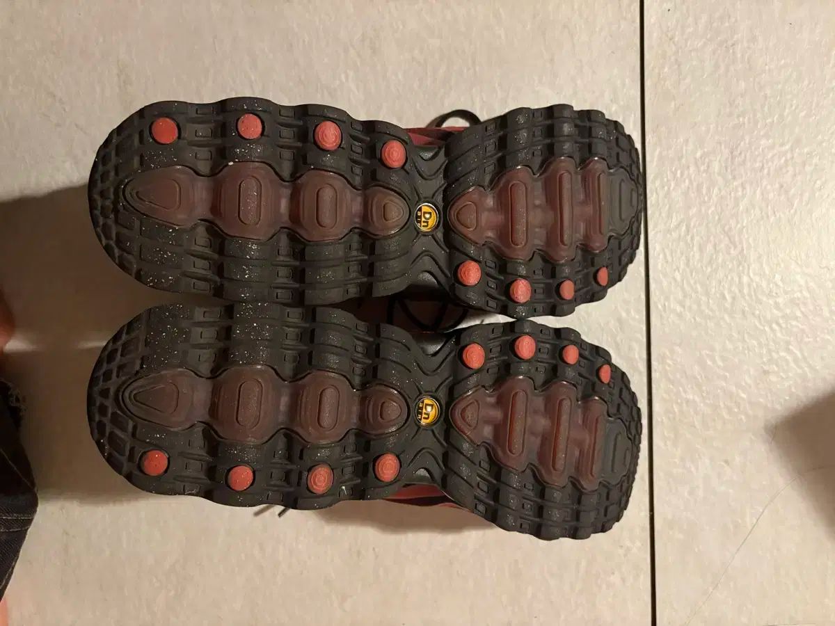  NIKE ナイキ Dn 8 黒 荷物 レッド 265 シューズ(男性用) バスケットボール