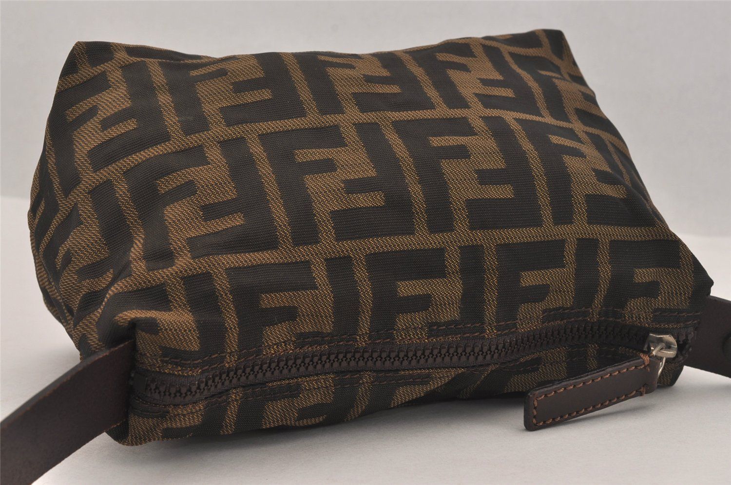 FENDI ズッカ アクセサリーポーチ ハンドバッグ 【公式通販】