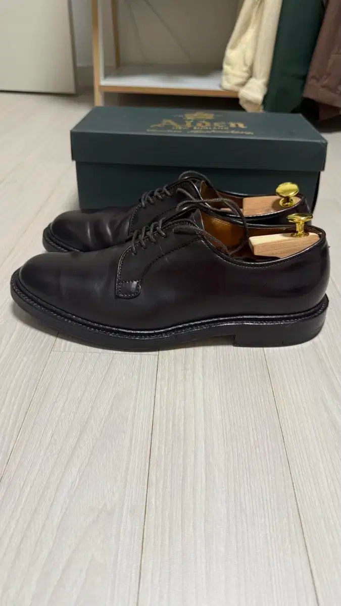 【未使用 展示品 】オールデン コードバン990 プレーントゥ 8 1/2D オールデン 990 プレーントゥ コードバン バーガンディ サイズ7D