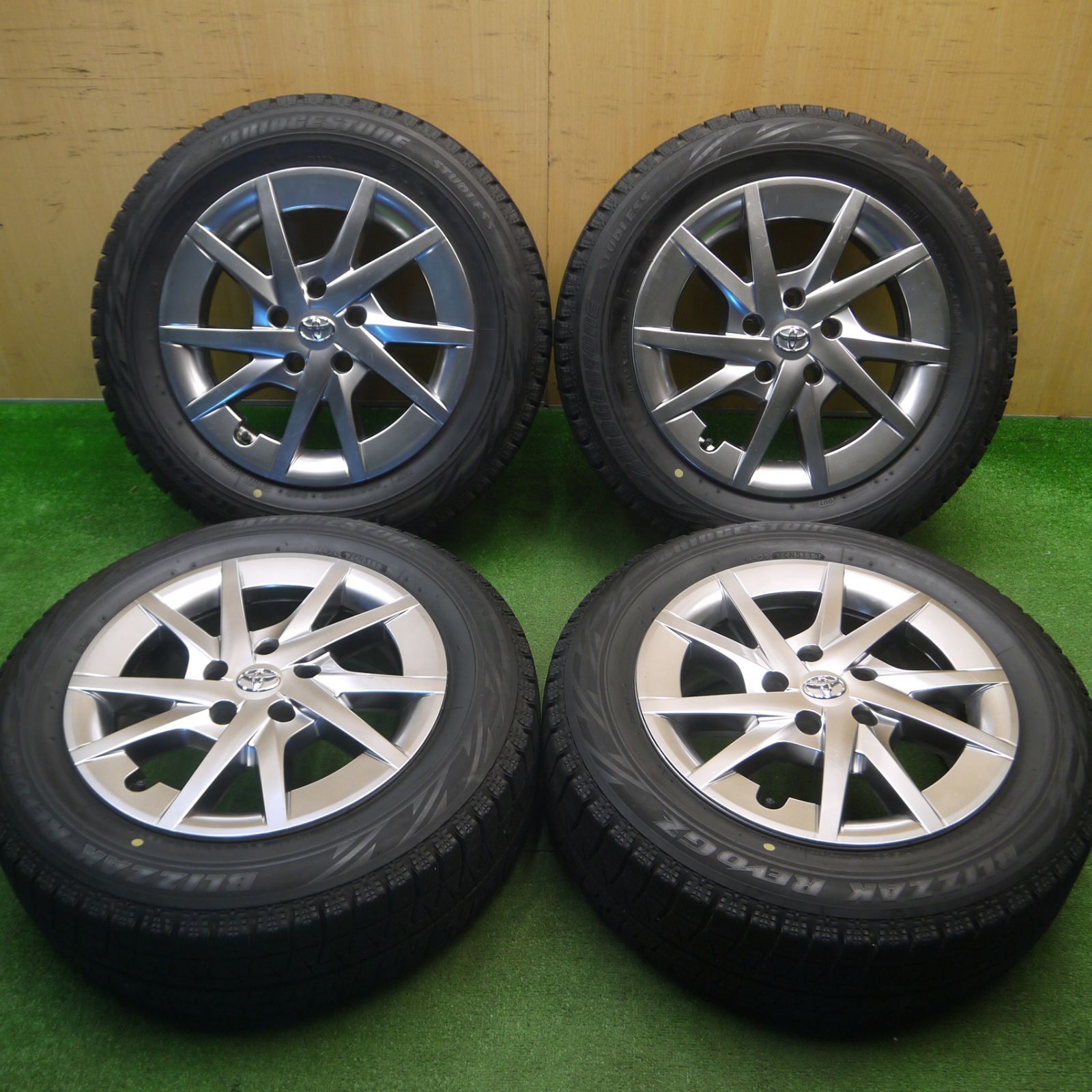 [送料無料] 4本価格トヨタ プリウスα 純正 205/60R16 スタッドレス ブリヂストン ブリザック REVO GZ 16インチ PCD114.3/5H5012407Hス