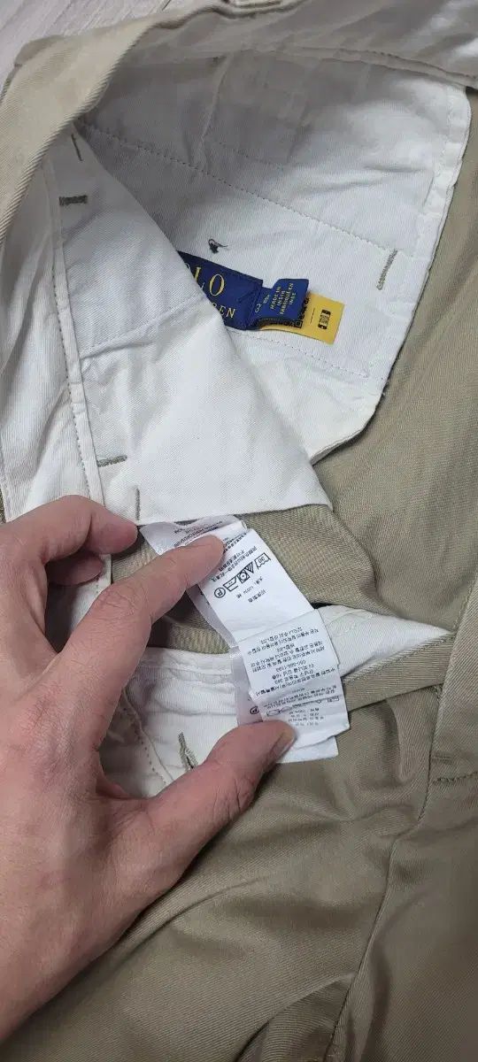 リラックスフィット チノパンツ