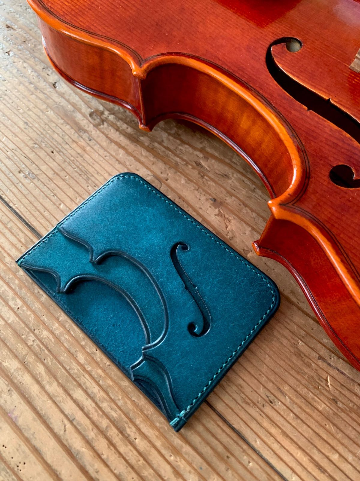 手縫いで創った革のパスケース Voxnaturae - Topolino 594