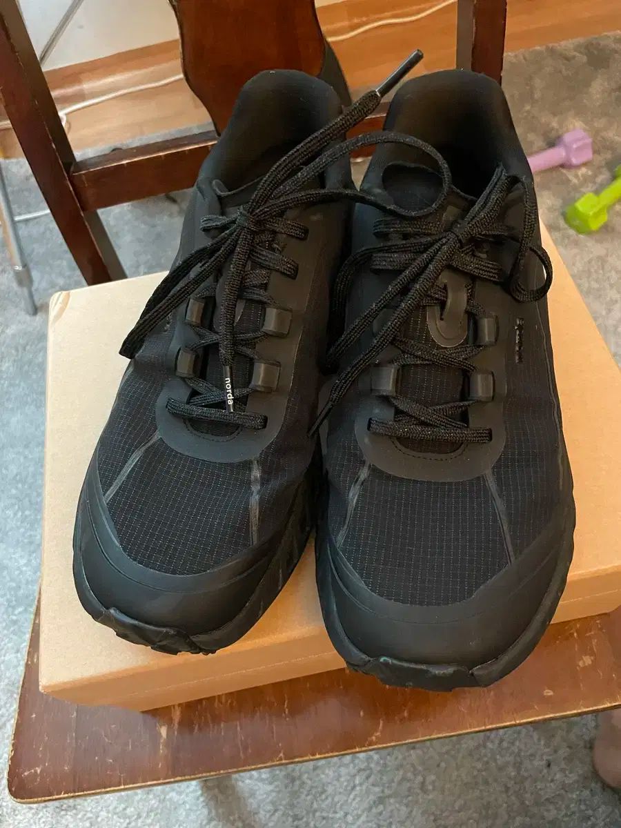 275 norda 002 黒 野田 ランニングシューズ