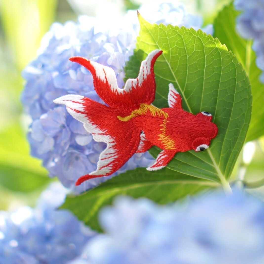 金魚 立体刺繍の髪飾り ふりふ好きさんにも♪ - メルカリ