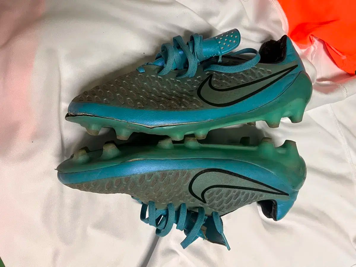 ナイキ マジスタ オーパスFG エリート ワールドカップ27cm ナイキマジスタ FG ナイキ マジスタ オーパスFG エリート ワールド