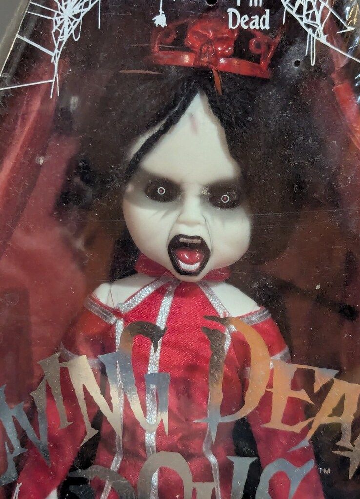 【新品未開封】メズコ リビングデッドドールズ Agrat Bat Mahlat Amazon.co.jp: Living Dead Dolls Series 24: Agrat Bat Mahlat
