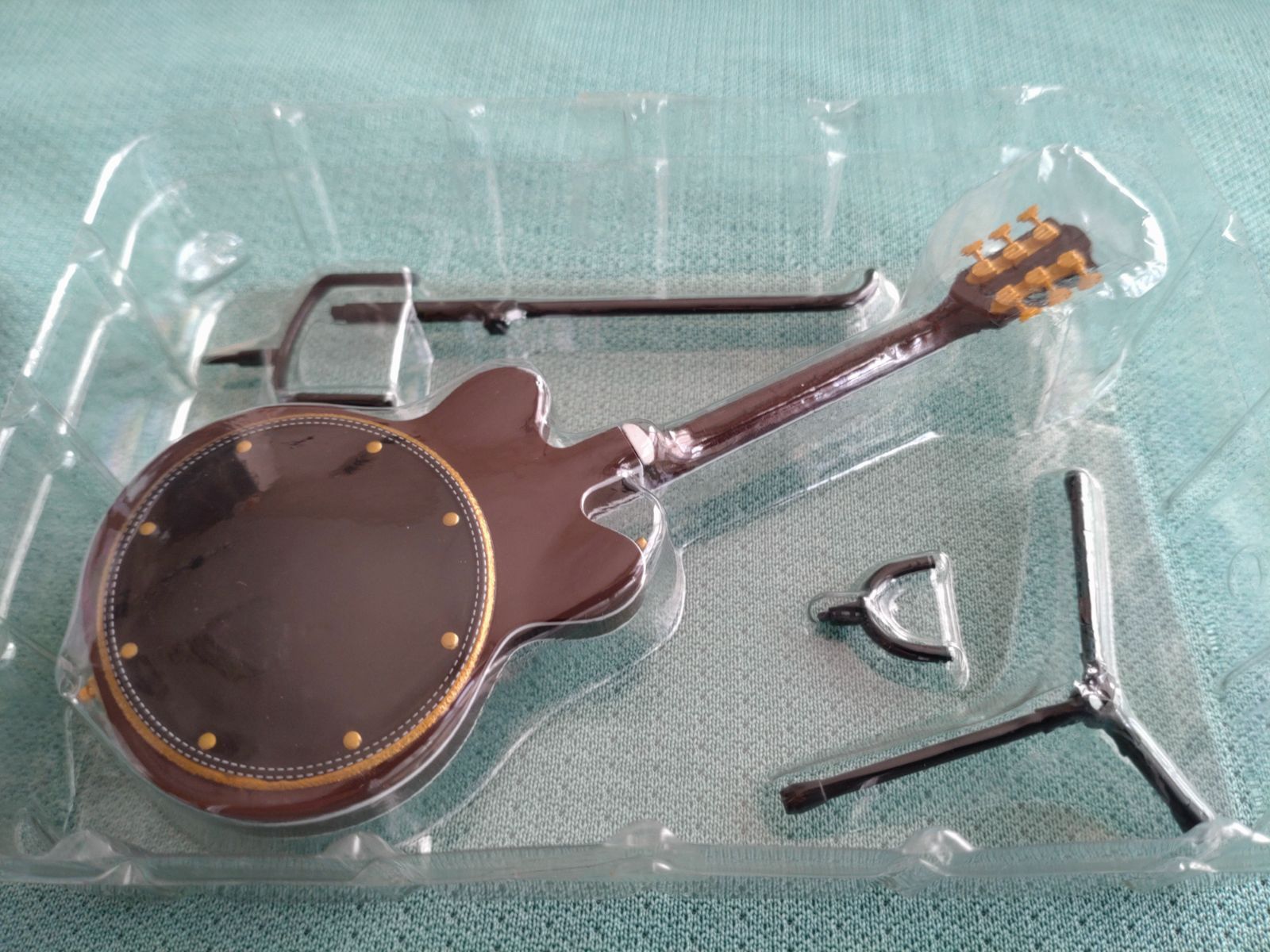 ジョージ ハリスン　限定品セット　限定1000と限定5000、バック、バッチ付き 楽天市場】Squier by Fender スクワイヤー/エレキギター/ストラト