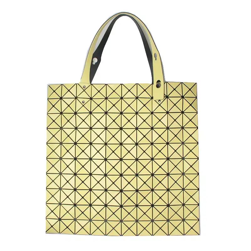 BAO BAO ISSEY MIYAKE トートバッグ 黄緑 2019025Y0010 BAO BAO ISSEY MIYAKE（バオバオイッセイミヤケ）トートバッグ
