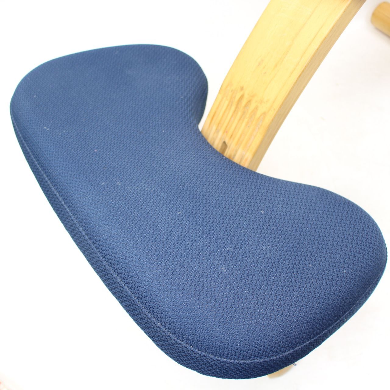 バランスイージー チェア 姿勢矯正椅子 Balans Easy ネイビー 紺色 バランスラボ バランスチェア バランスイージー 学習椅子 木製 北欧