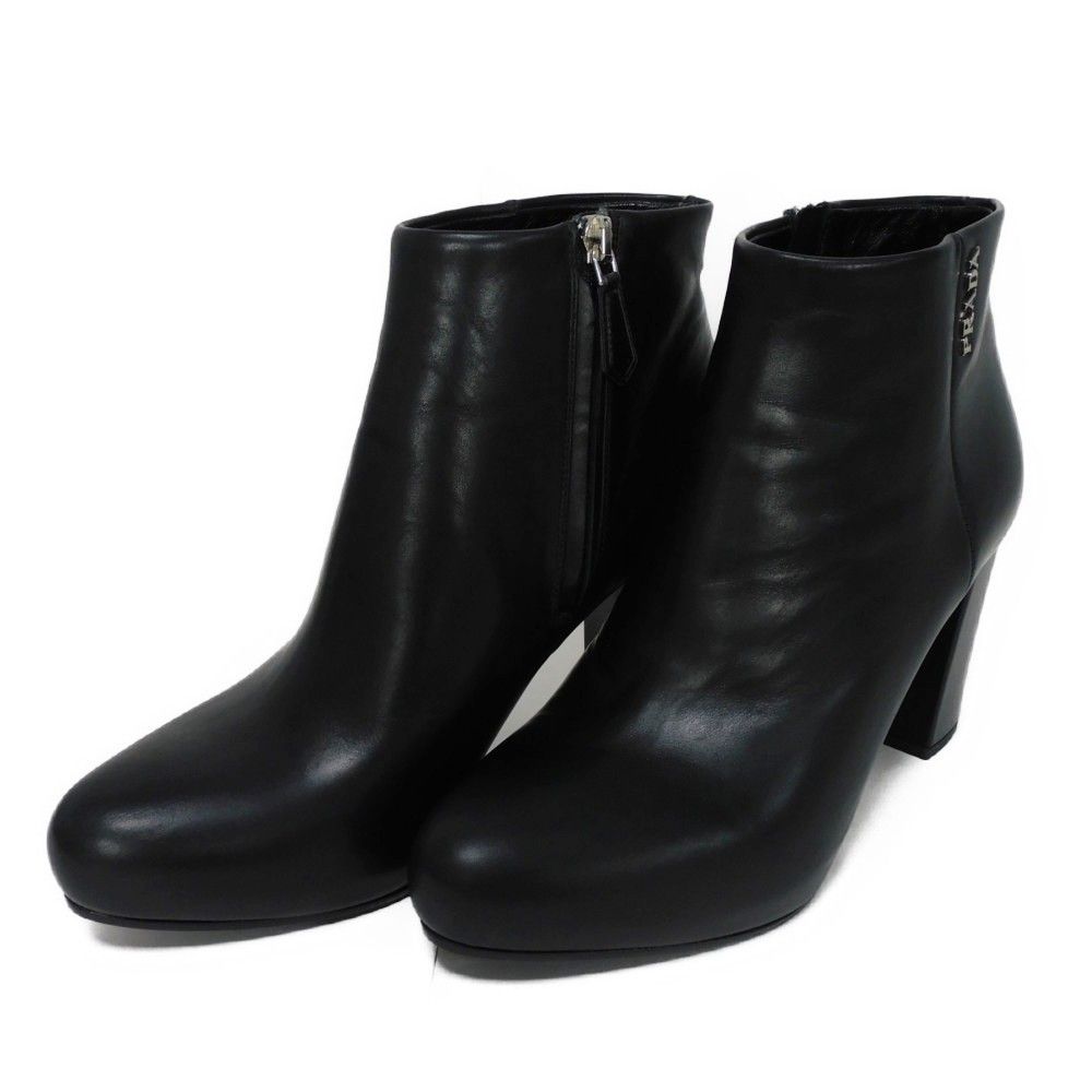 美品 PRADA ヒールブーツ 36 1/2 サイドジップ ショート 軽量 黒 美品 PRADA ヒールブーツ 36 1/2 サイドジップ ショート 軽量 黒
