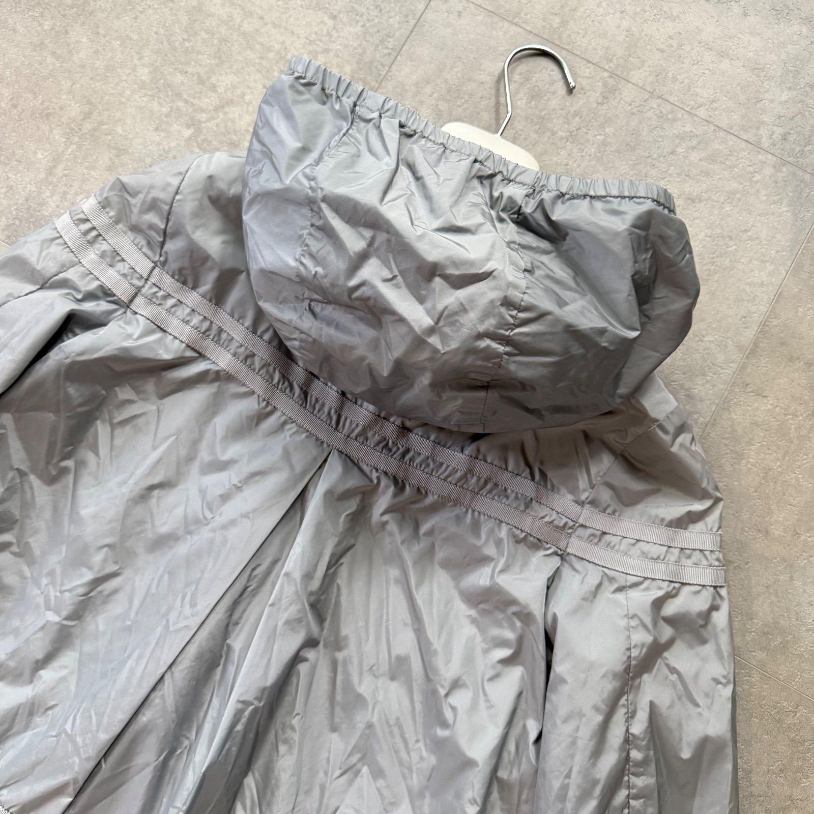 美品 MONCLER モンクレール ナイロンジャケット グレー URIELLE フリル 