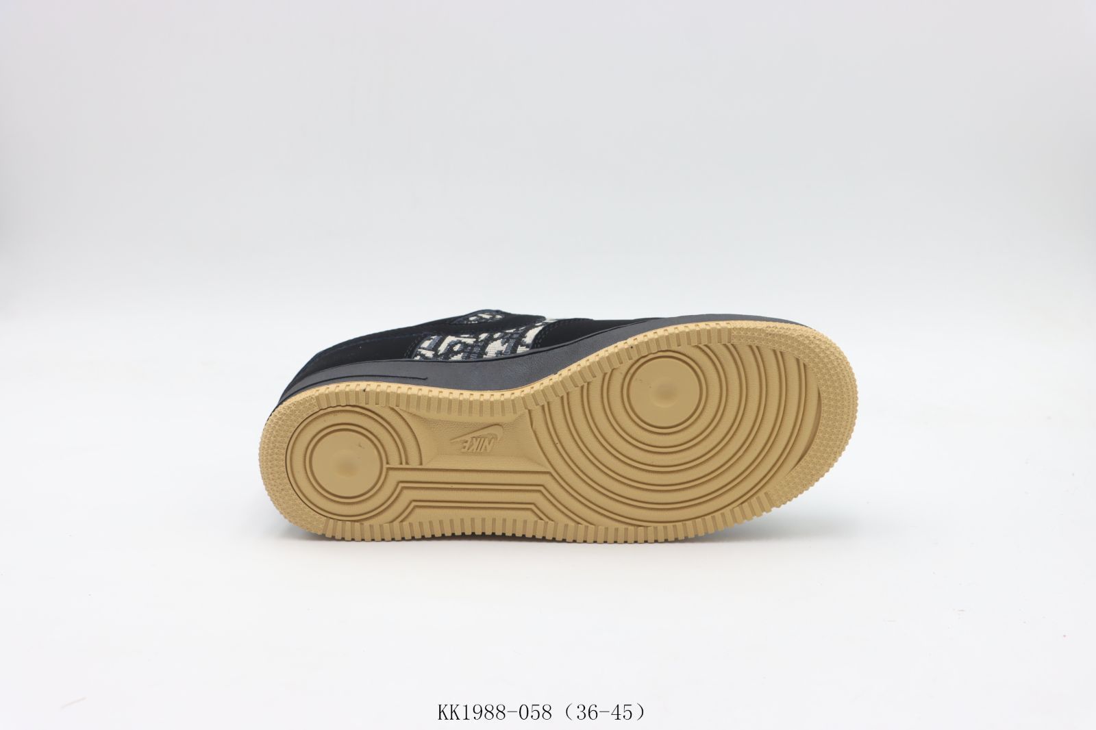 今日 ナイキのスケートシューズ 黒と茶色 KK1988 - 058 STEELWINDOWSANDDOORS_COM