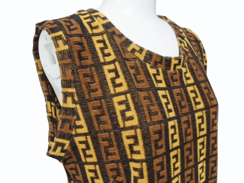☆未使用☆FENDI ノースリーブワンピース　総柄　パイル生地 極美品 FENDI フェンディ ズッカ柄 パイル ノースリーブ