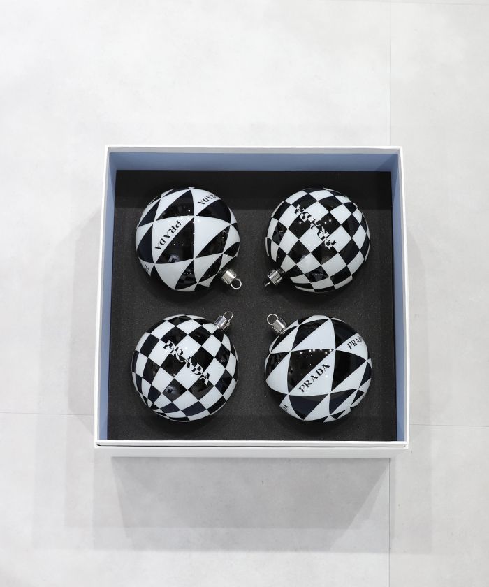 PRADA 白黒チェッカーオーナメント 4個セット PRADA 白黒チェッカーオーナメント 4個セット