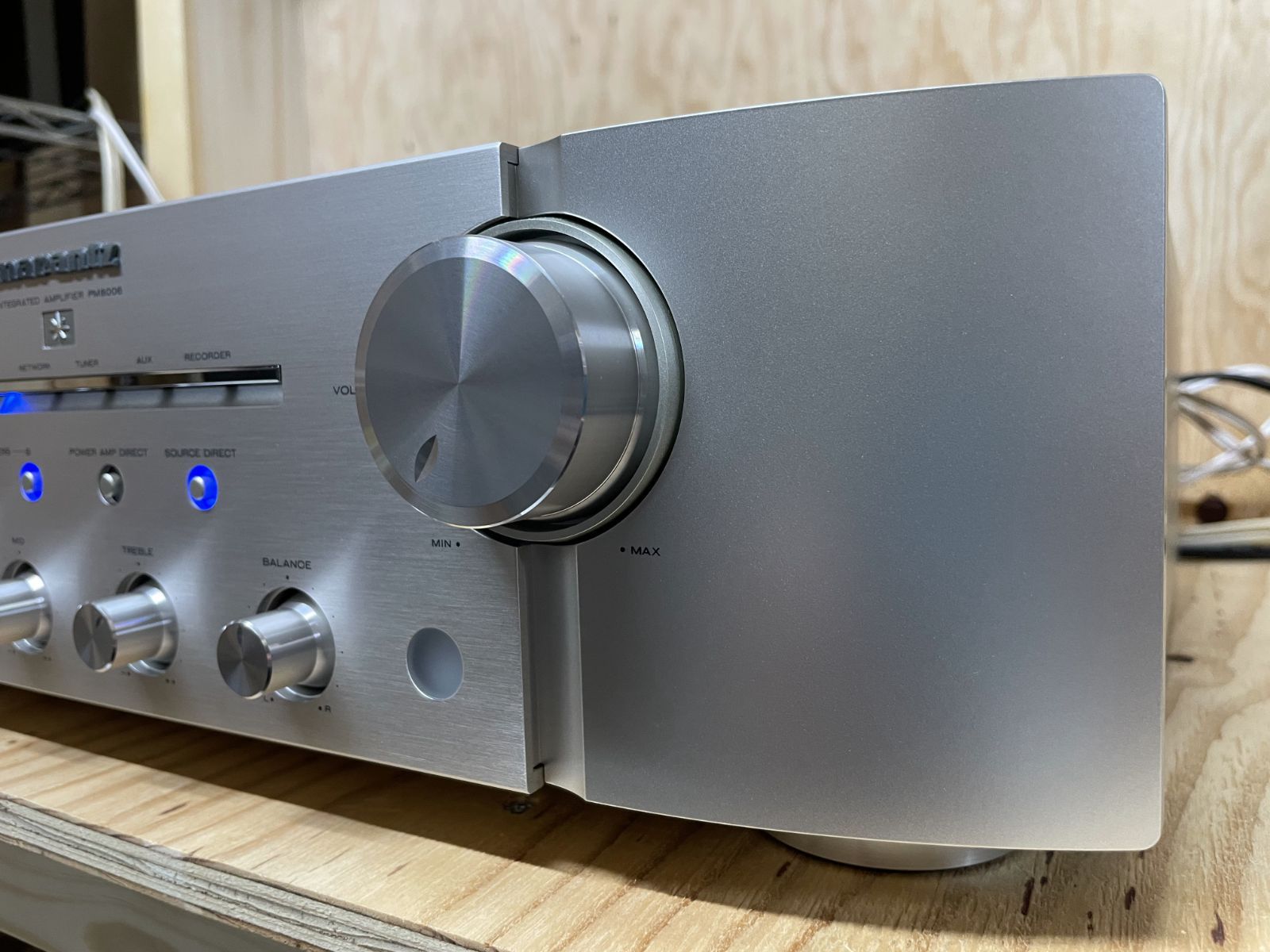 マランツ、プリメインアンプ PM8006 定価 ￥159,500,- Amazon.co.jp: marantz プリメインアンプ PM8006(FN) : 家電＆カメラ