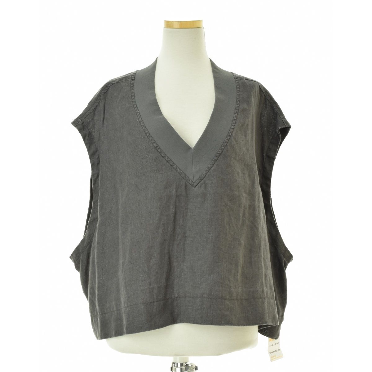 solamonatpoche】リネンキャンバス ニットネックベスト - メルカリ