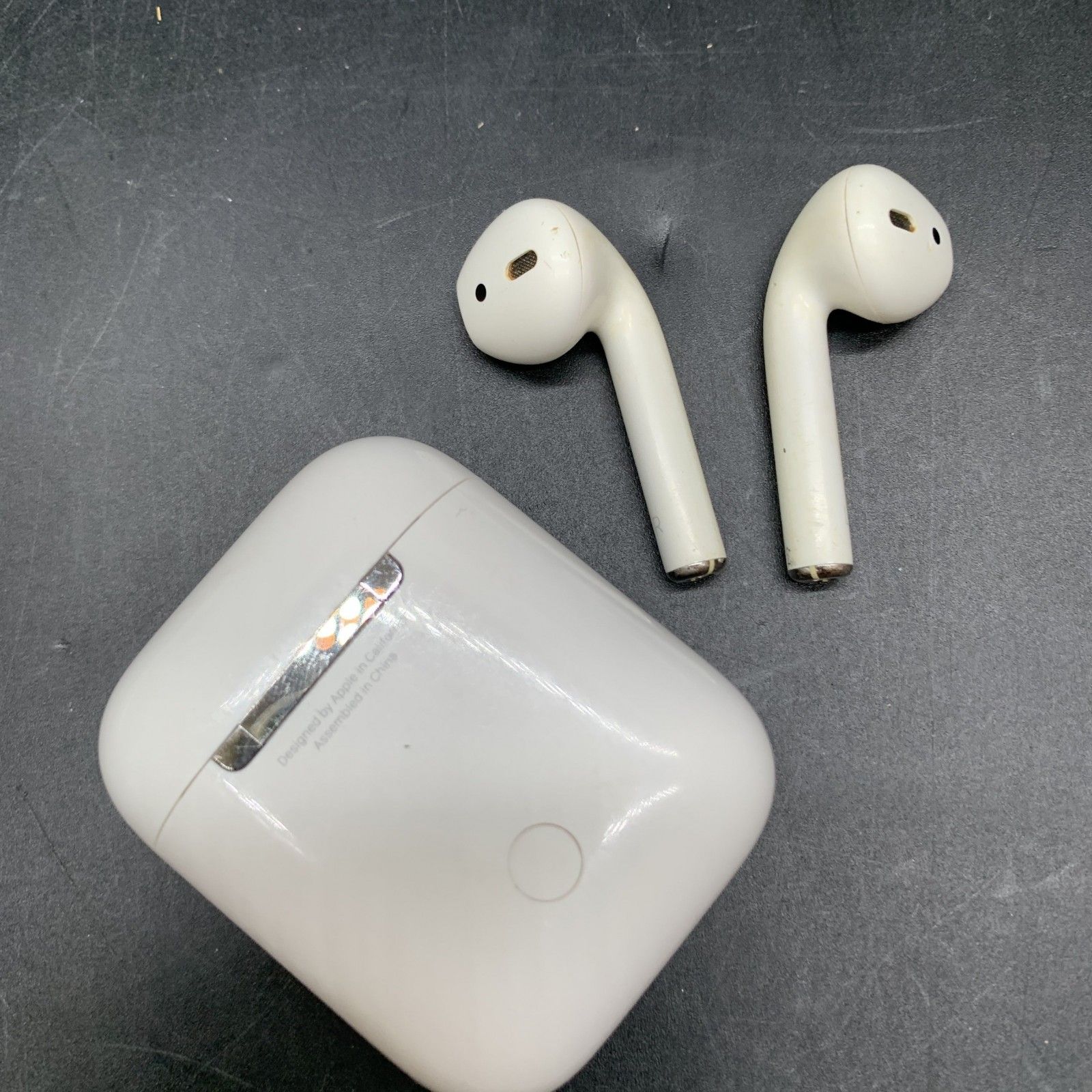 P492 Apple純正イヤホンまとめ AirPods A1602 第1世代 ケース付 通電OK動作未 iPhoneイヤフォン イヤホンジャック