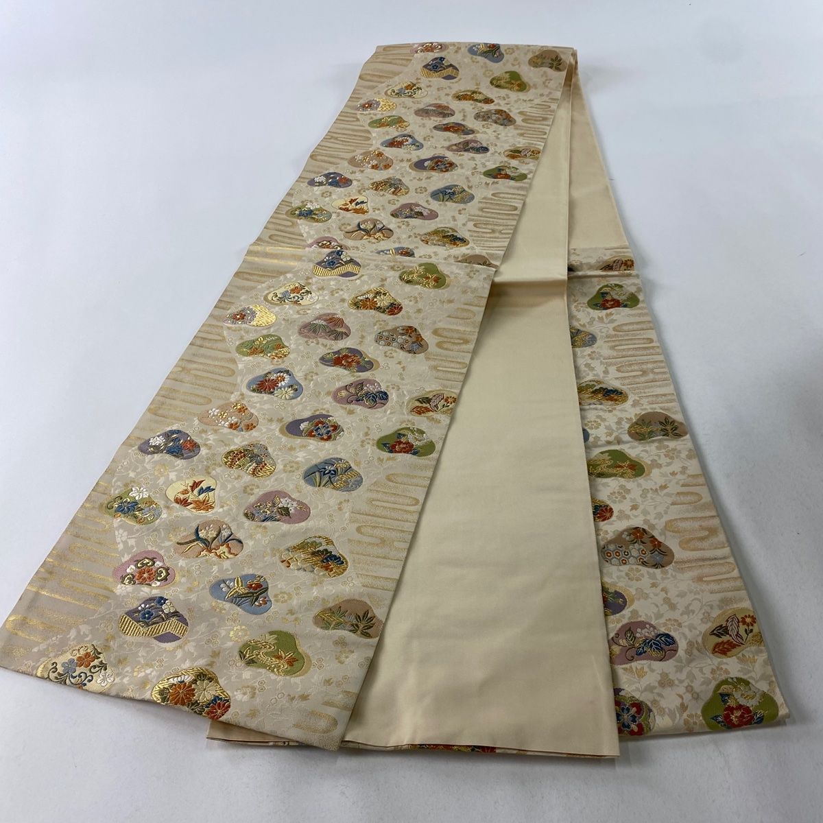 袋帯 秀品 松竹梅 ヱ霞 刺繍 箔 ベージュ 六通 正絹 【中古