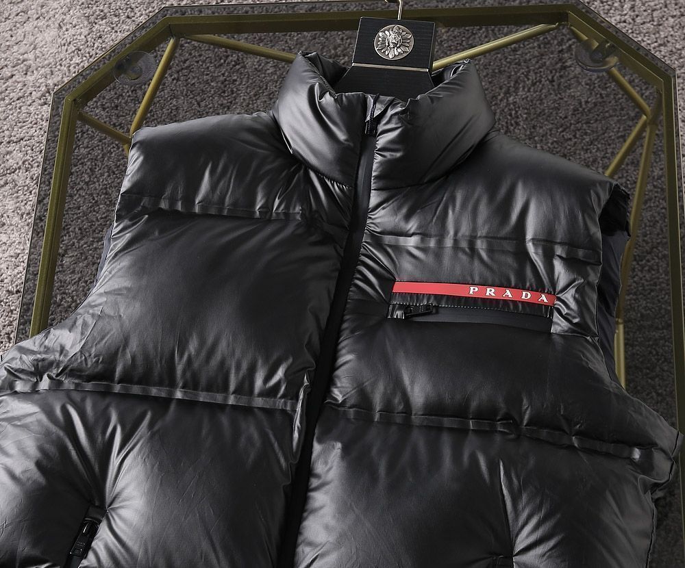 PRADA ダウンジャケット ベスト PRADA（プラダ）ダウンジャケット/ダウンベスト 紺 サイズ:XXL