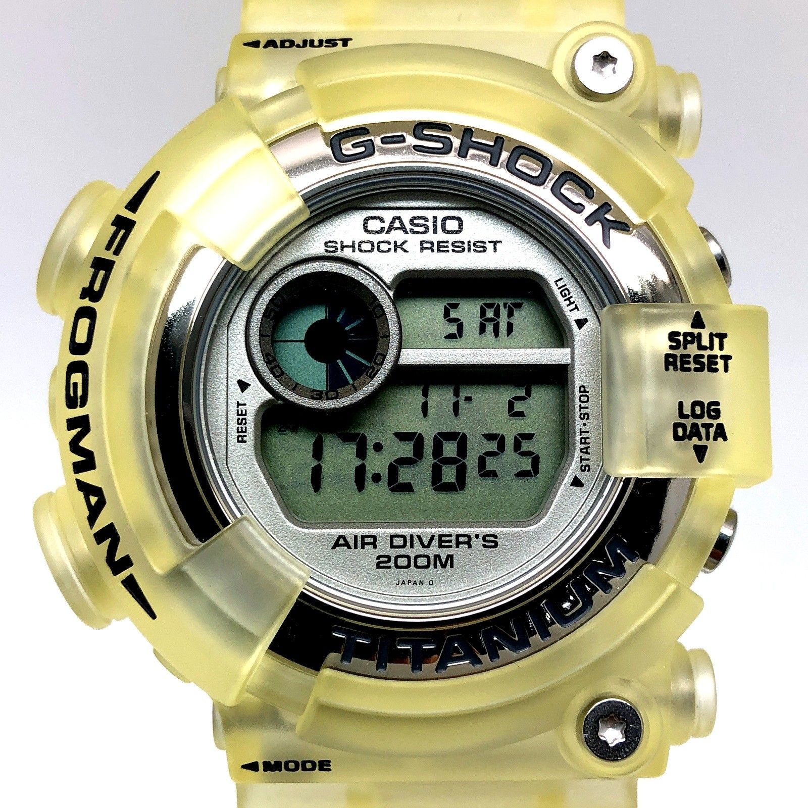 G-SHOCK ジーショック DW-8201WC-8T FROGMAN W.C.C.S. フロッグマン トリプルマンタEL サンゴ 黒ロゴ  ホワイトスケルトン - メルカリ