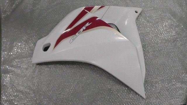 CBR250R　MC41-1000xxx　の　サイドカウル　左:#1738909113