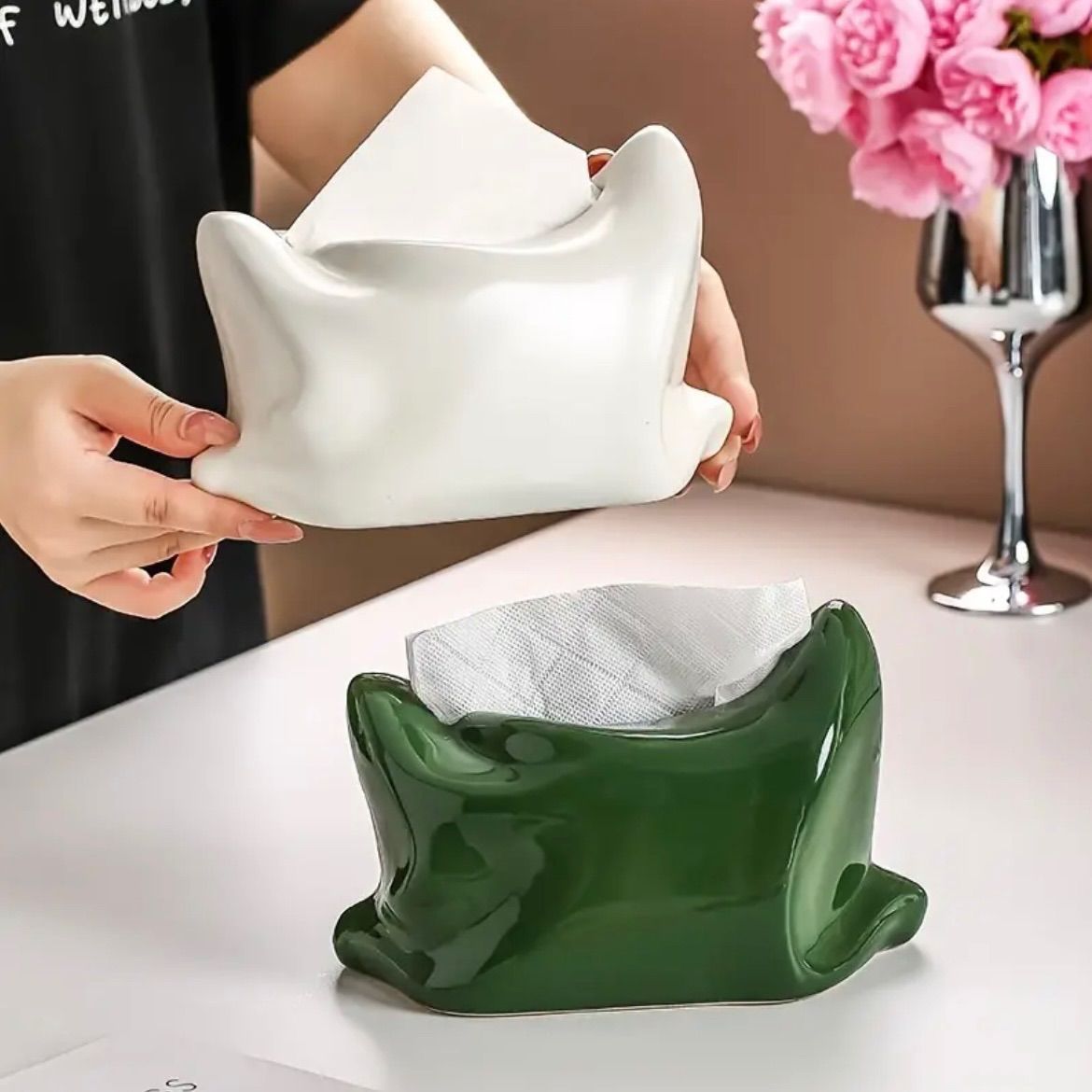 アート ティッシュボックス 陶器製 テーブル設置用 デスクトップ収納 ティッシュケース 家庭用 リビング ダイニング テレビ台 中央設置用 モダンデザイン ティッシュ収納 ペーパー整理 おしゃれ雑貨 インテリアグッズ シンプルデザイン 可愛い グリーン