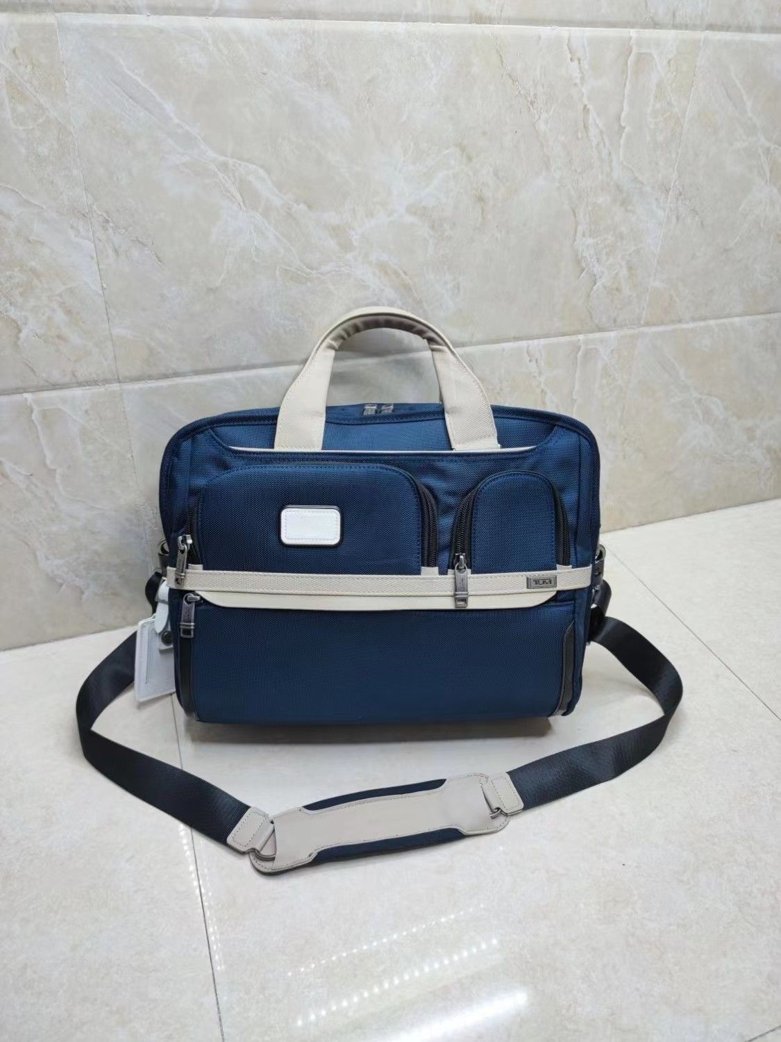 TUMI ALPHA3オーガナイザーラップトップブリーフ ネイビー