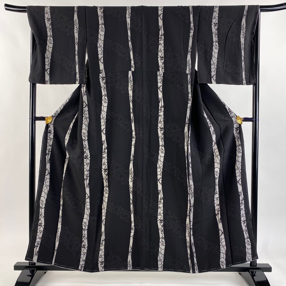 小紋 身丈157.5cm 裄丈67cm M 袷 草花 よろけ縞 黒 正絹 秀品