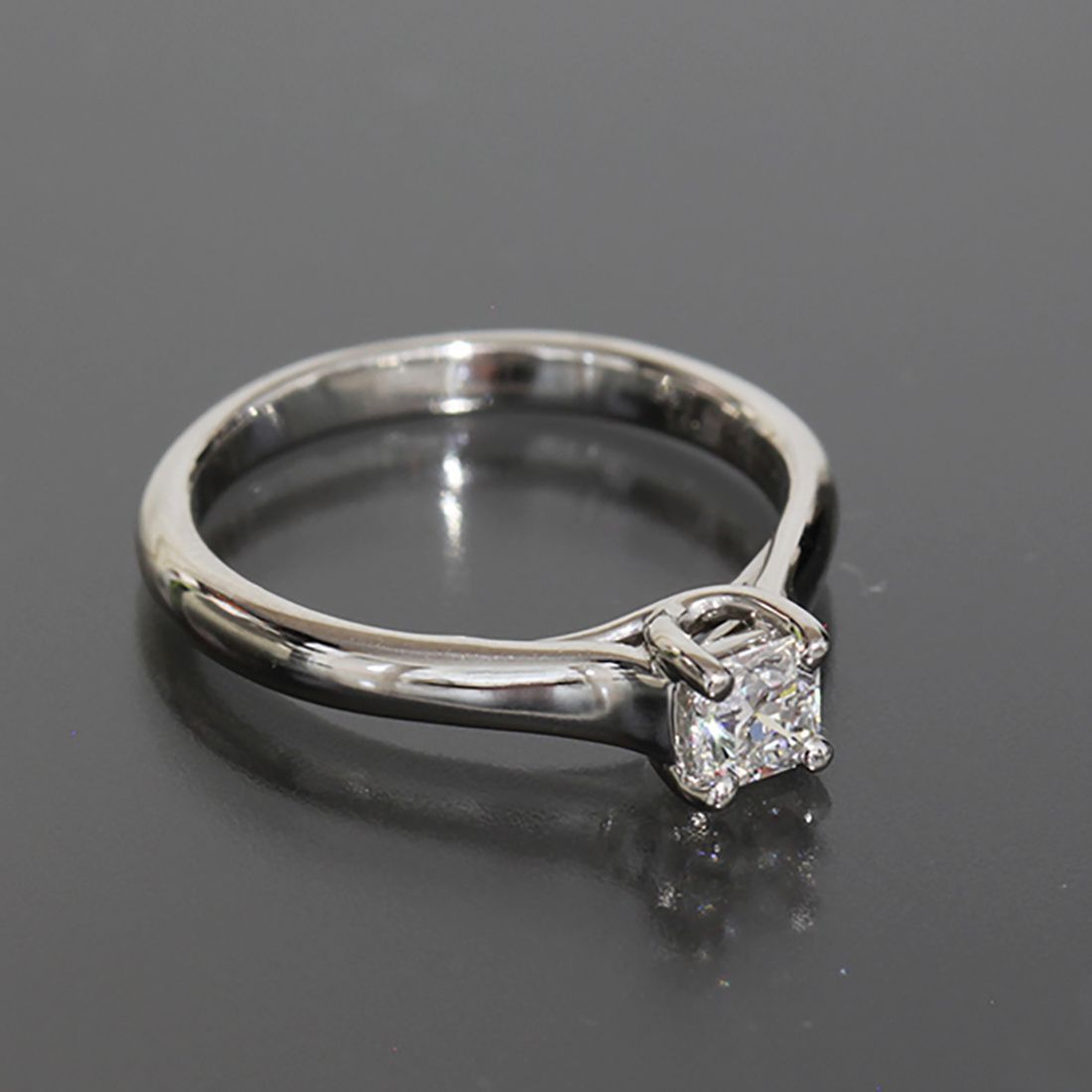 6号ティファニーダイヤモンドプラチナリング☆婚約指輪 6号ティファニーダイヤモンドプラチナリング☆婚約指輪