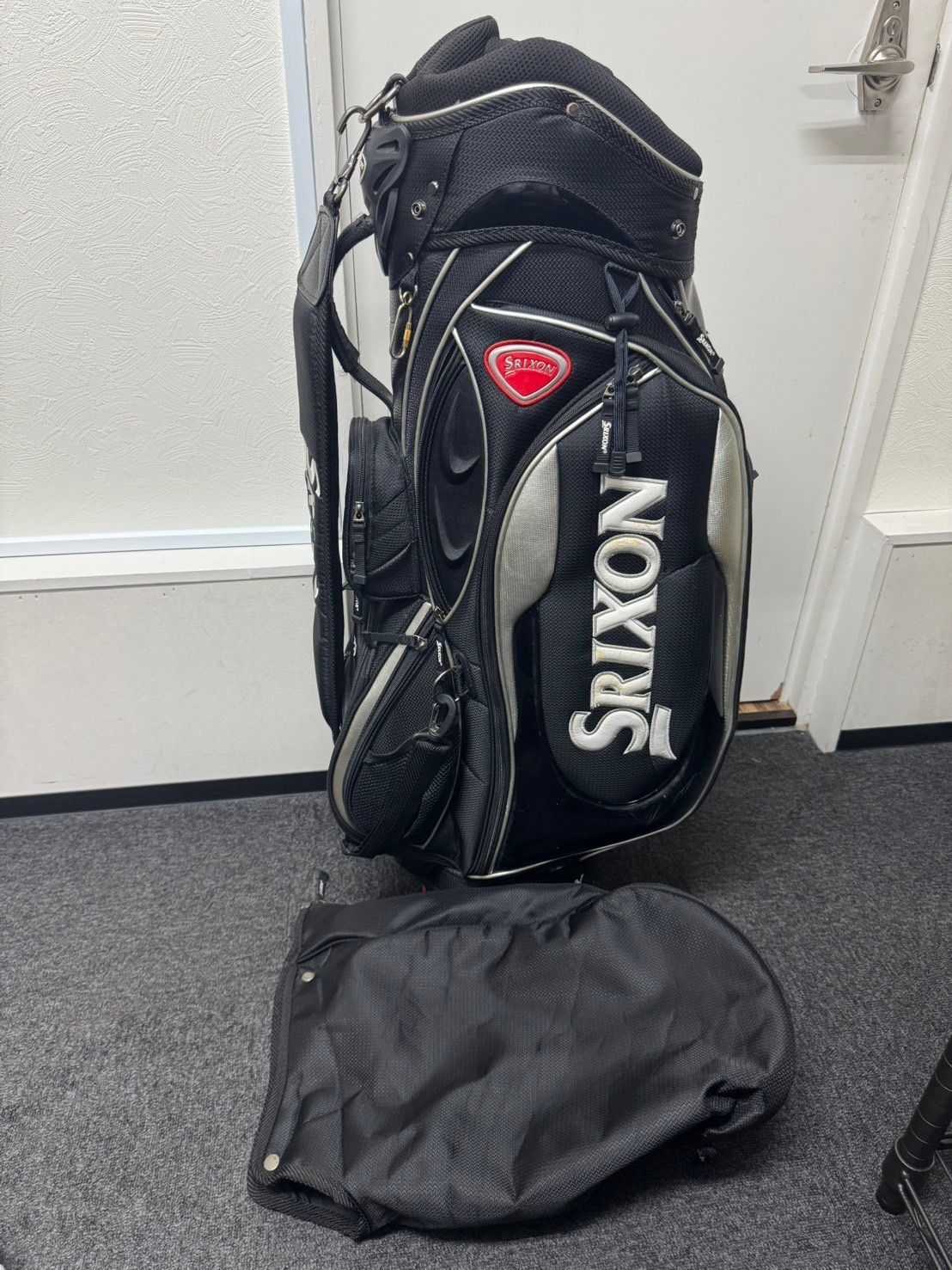 程度良好 ゴルフ 送料込み】SRIXON スリクソン ゴルフバッグ 黒