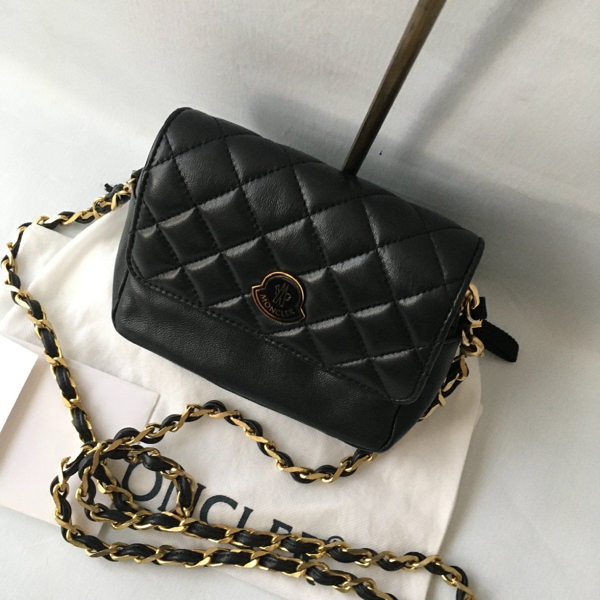 美品 MONCLERモンクレール レザー キルティング チェーン バッグ