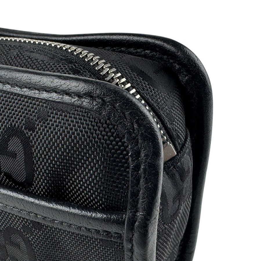 クラッチバッグ