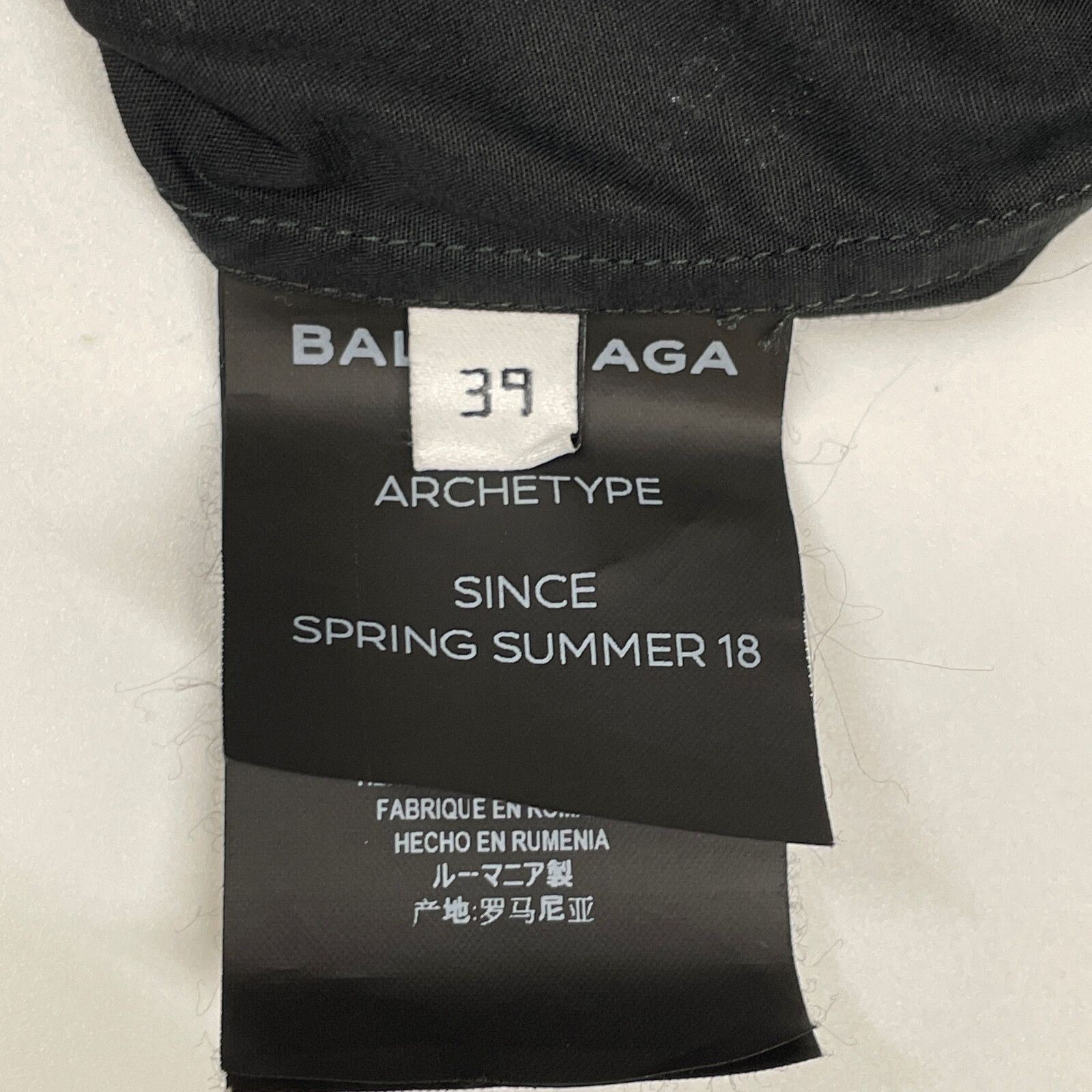バレンシアガ オールオーバーロゴ 国内正規品 BALENCIAGA バレンシアガ オールオーバーロゴ 国内正規品 BALENCIAGA
