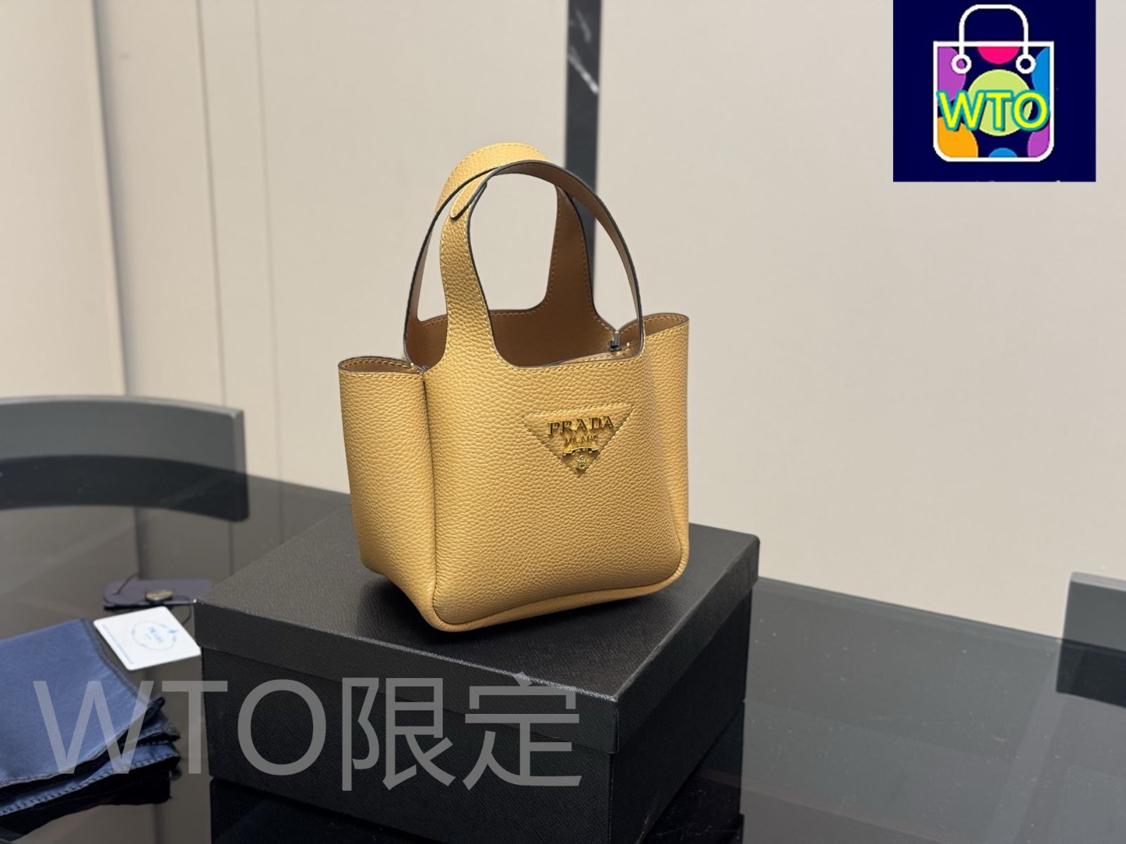 今日特価】Prada レザー トートバッグ！国内送料無料！限定在庫